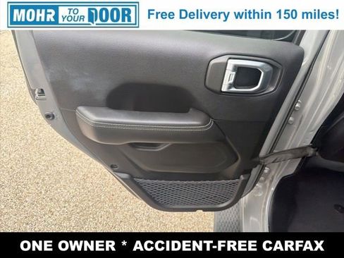 Used 2022 Jeep Wrangler Unlimited Sahara AWD/4WD image 31