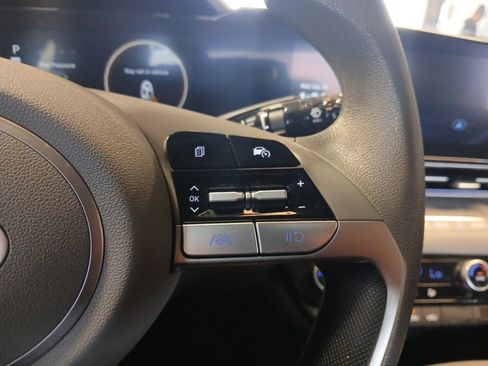 Used 2024 Hyundai Elantra SEL image 17