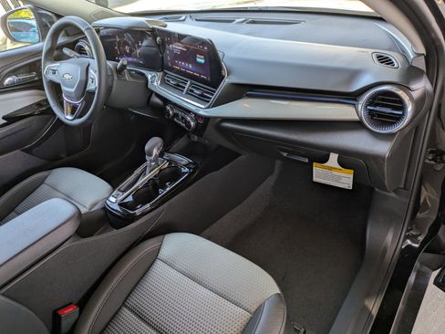 New 2026 Chevrolet Trax LT w/ Driver Confidence Package image 14