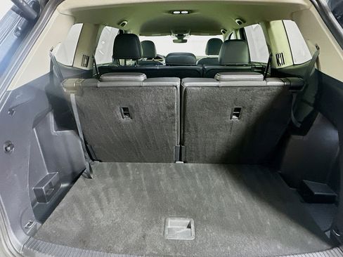 Used 2025 Volkswagen Atlas SE image 31