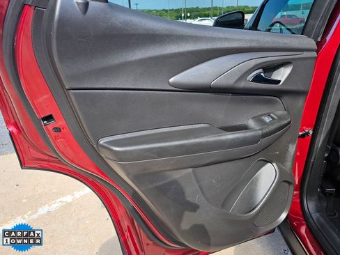 Used 2025 Chevrolet TrailBlazer LT AWD/4WD image 29