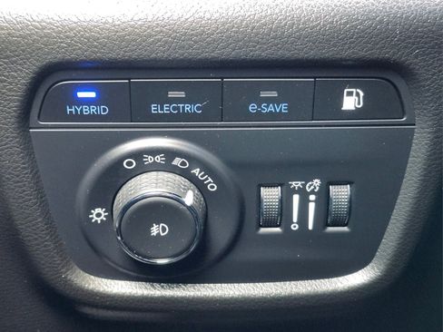 Used 2023 Jeep Grand Cherokee Trailhawk w/ Luxury Tech Group III image 24