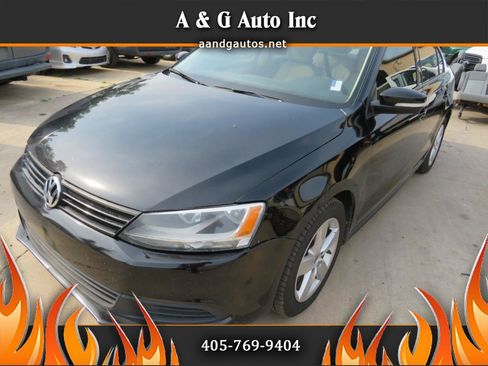 Used 2011 Volkswagen Jetta TDI FWD image 1