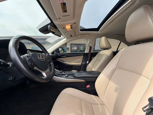 Used 2019 Lexus IS 300 w/ Premium Package RWD image 16