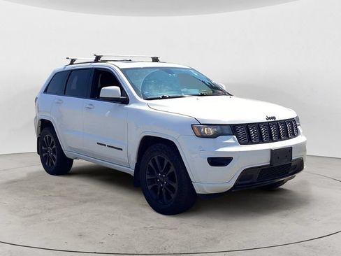 Used 2018 Jeep Grand Cherokee Altitude AWD/4WD image 7