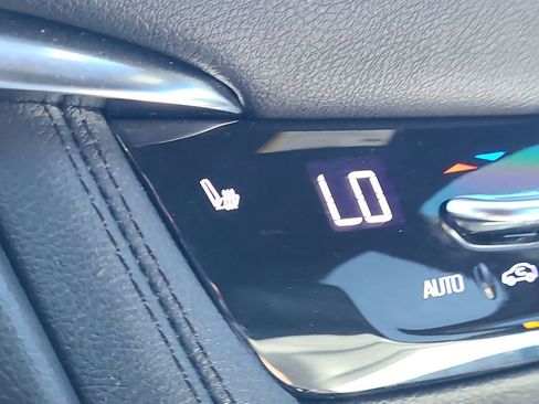 Used 2021 Cadillac XT6 Luxury image 31