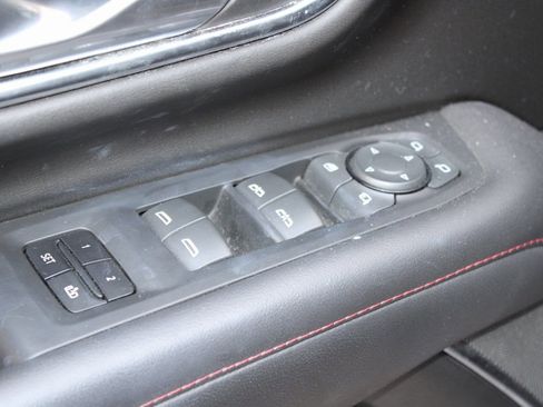 Used 2022 Chevrolet Suburban RST w/ Luxury Package image 22