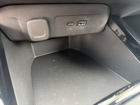 Used 2025 Chevrolet Trax LT FWD image 26