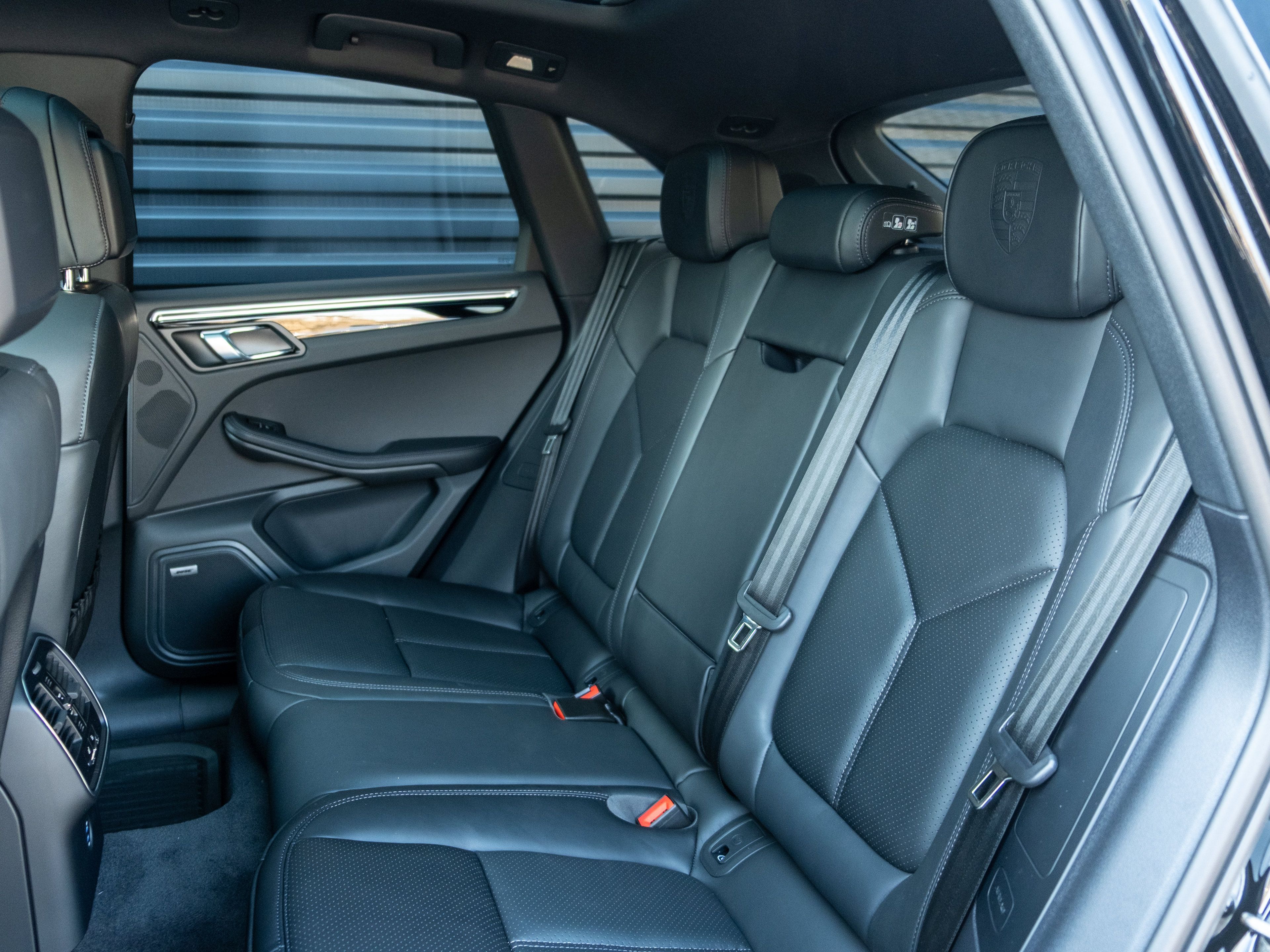 Certified 2026 Porsche Macan AWD/4WD image 37
