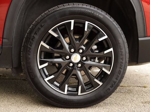 Used 2025 Chevrolet Traverse LT w/ Sun and Wheel Package AWD/4WD image 40