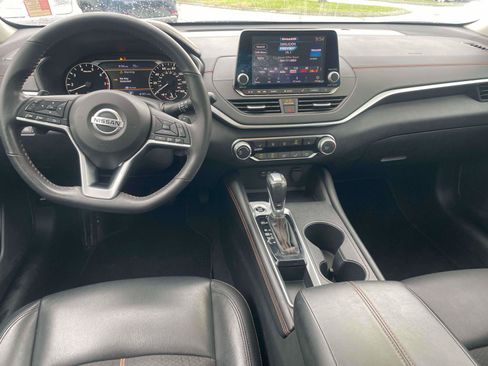 Used 2022 Nissan Altima 2.5 SR w/ Midnight Edition Package FWD image 15