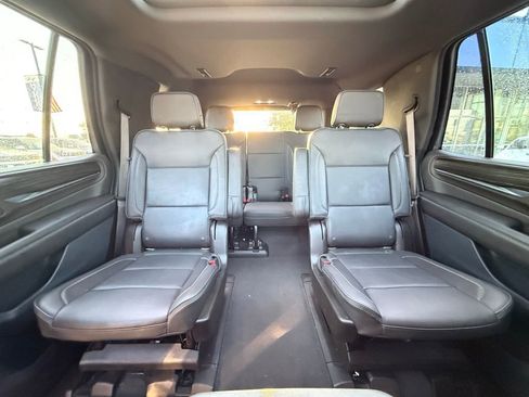 Used 2021 GMC Yukon Denali w/ Denali Premium Package image 30