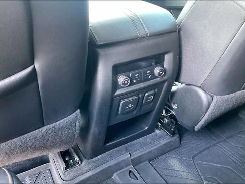 Used 2021 Chevrolet Traverse Premier w/ Redline Edition FWD image 34
