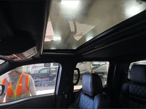 Used 2024 Nissan Frontier PRO-4X w/ Pro Premium Package image 10