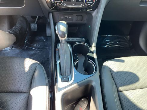 Used 2022 Buick Encore GX Essence w/ Experience Buick Package AWD/4WD image 19