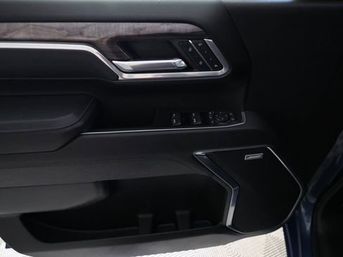 Used 2025 Chevrolet Silverado 2500 LTZ w/ Trail Boss Package image 16