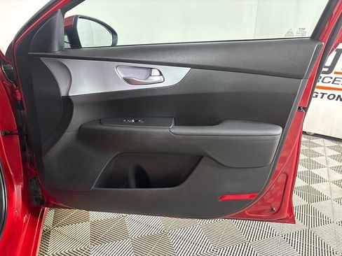 Used 2024 Kia Forte LXS FWD image 27