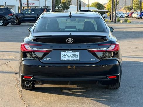 Used 2025 Toyota Camry SE AWD/4WD image 7