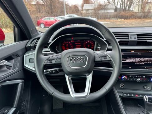 Certified 2025 Audi Q3 2.0T Premium image 12