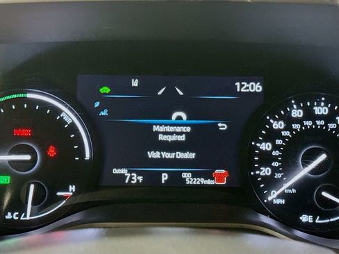 Used 2025 Toyota Sienna XLE image 10