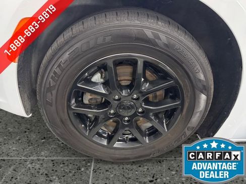 Used 2021 Chrysler Pacifica Touring-L w/ Uconnect Theater Family Group FWD image 25