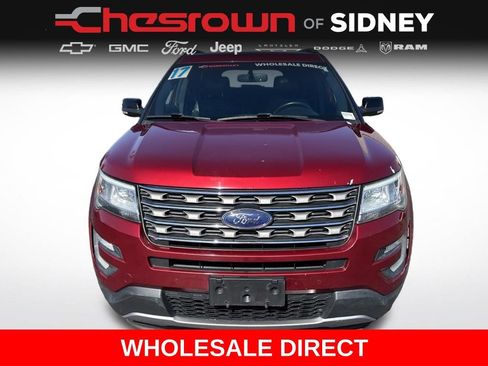 Used 2017 Ford Explorer XLT w/ Equipment Group 202A AWD/4WD image 8