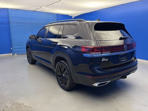 Used 2024 Volkswagen Atlas SE AWD/4WD image 5