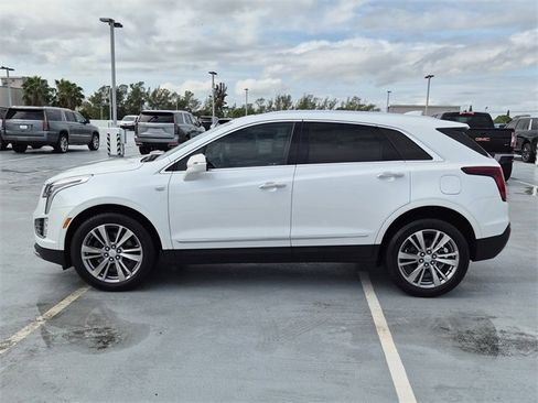 Used 2023 Cadillac XT5 Premium Luxury image 2