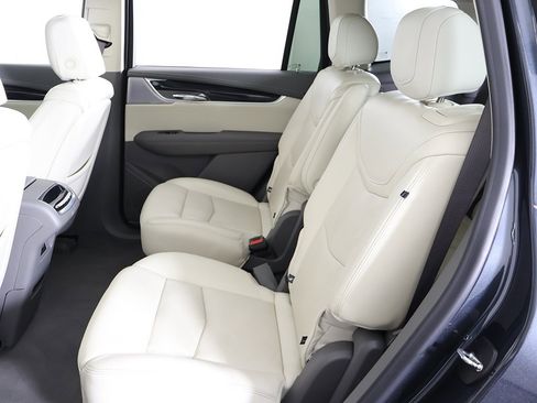 Used 2020 Cadillac XT6 Premium Luxury image 40