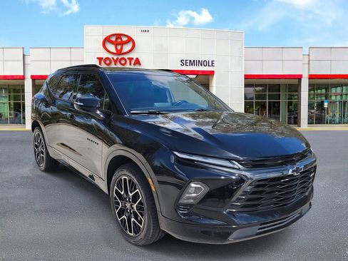 Used 2023 Chevrolet Blazer RS image 2
