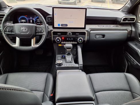 Used 2024 Toyota Tacoma Limited w/ Limited Package (LT) image 12