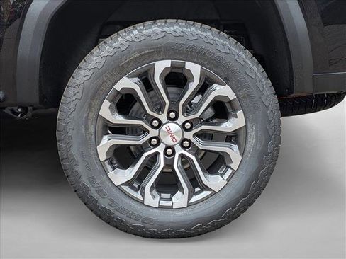 New 2026 GMC Canyon Denali AWD/4WD image 10