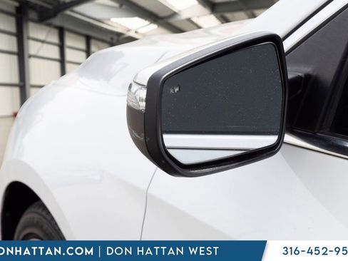 Used 2017 Chevrolet Malibu Premier w/ Premier Sun and Wheel Package FWD image 26