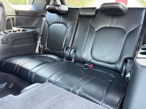 Used 2025 Honda Pilot TrailSport image 15