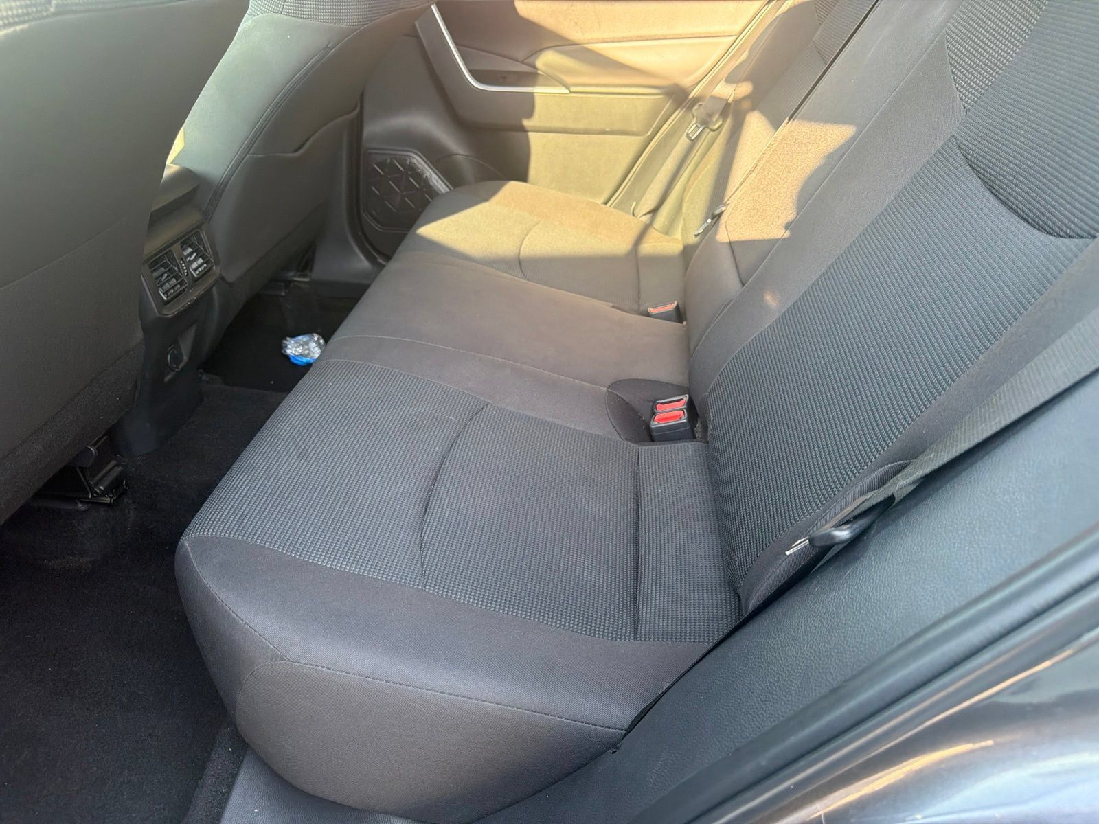 Used 2025 Toyota RAV4 LE AWD/4WD image 10