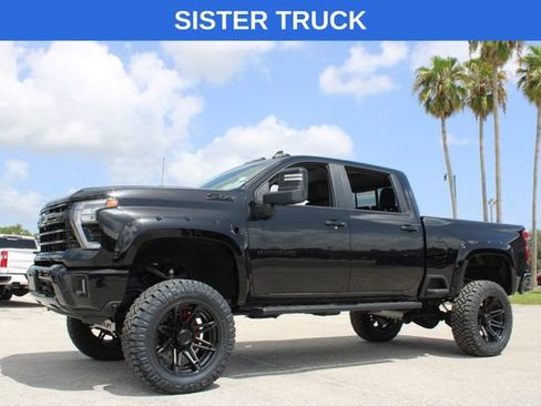 Used 2023 Chevrolet Silverado 2500 LT w/ True North Edition AWD/4WD image 6