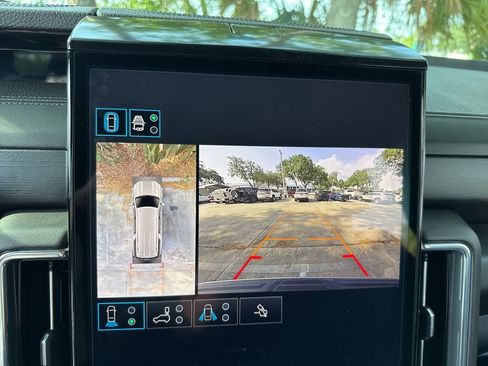 Used 2025 GMC Yukon XL Denali AWD/4WD image 33
