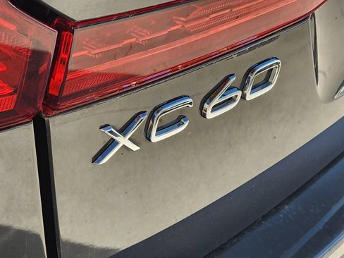 Used 2025 Volvo XC60 B5 Plus w/ Climate Package AWD/4WD image 9