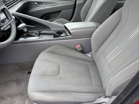 Used 2022 Hyundai Elantra SEL FWD image 12