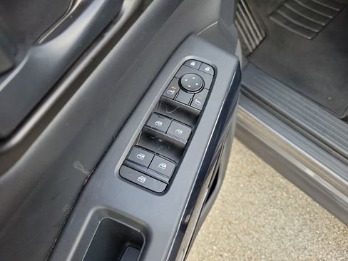 Used 2025 Nissan Pathfinder SV AWD/4WD image 15