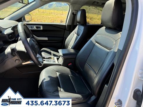 Used 2022 Ford Explorer Limited w/ Equipment Group 301A AWD/4WD image 14
