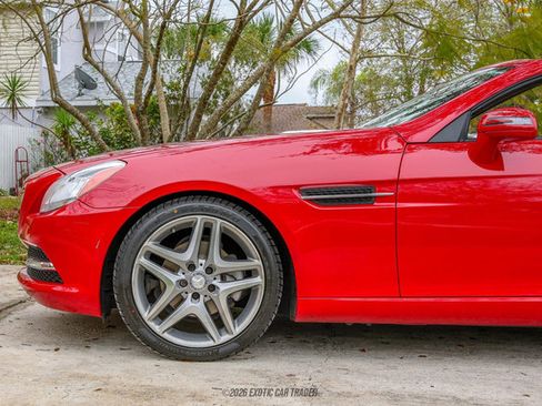 Used 2015 Mercedes-Benz SLK 250 image 4