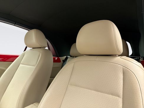 Used 2019 Volkswagen Beetle 2.0T SE FWD image 13