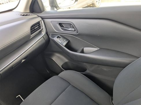 Used 2024 Nissan Rogue S image 20