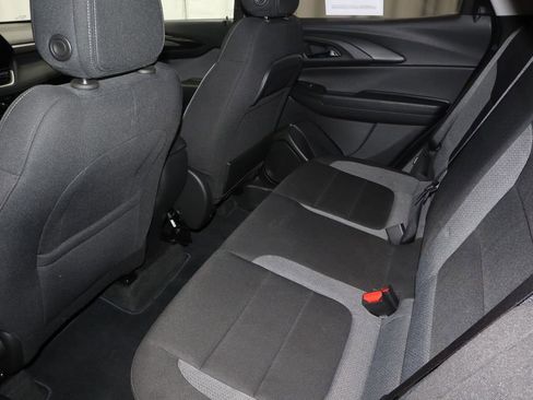 Used 2025 Chevrolet TrailBlazer LT w/ LT Cold Weather Package FWD image 20