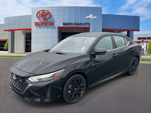 Used 2025 Nissan Sentra SR w/ Midnight Edition image 6