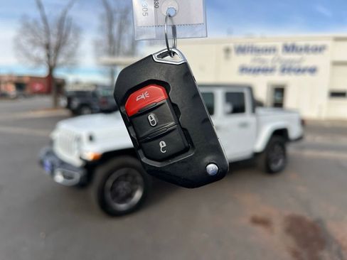 Used 2023 Jeep Gladiator Overland image 45