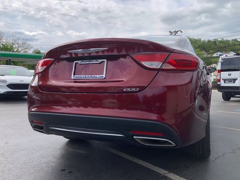 Used 2016 Chrysler 200 Limited FWD image 4