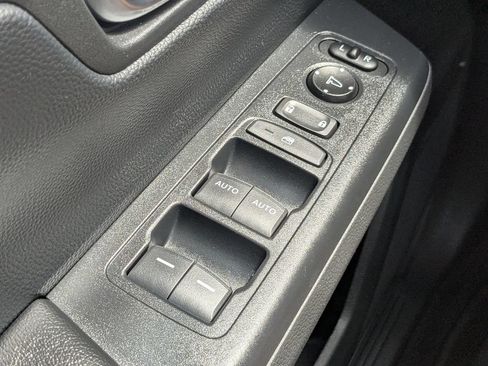 Used 2025 Honda CR-V EX image 23