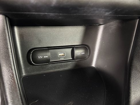Used 2020 Kia Sportage LX image 21